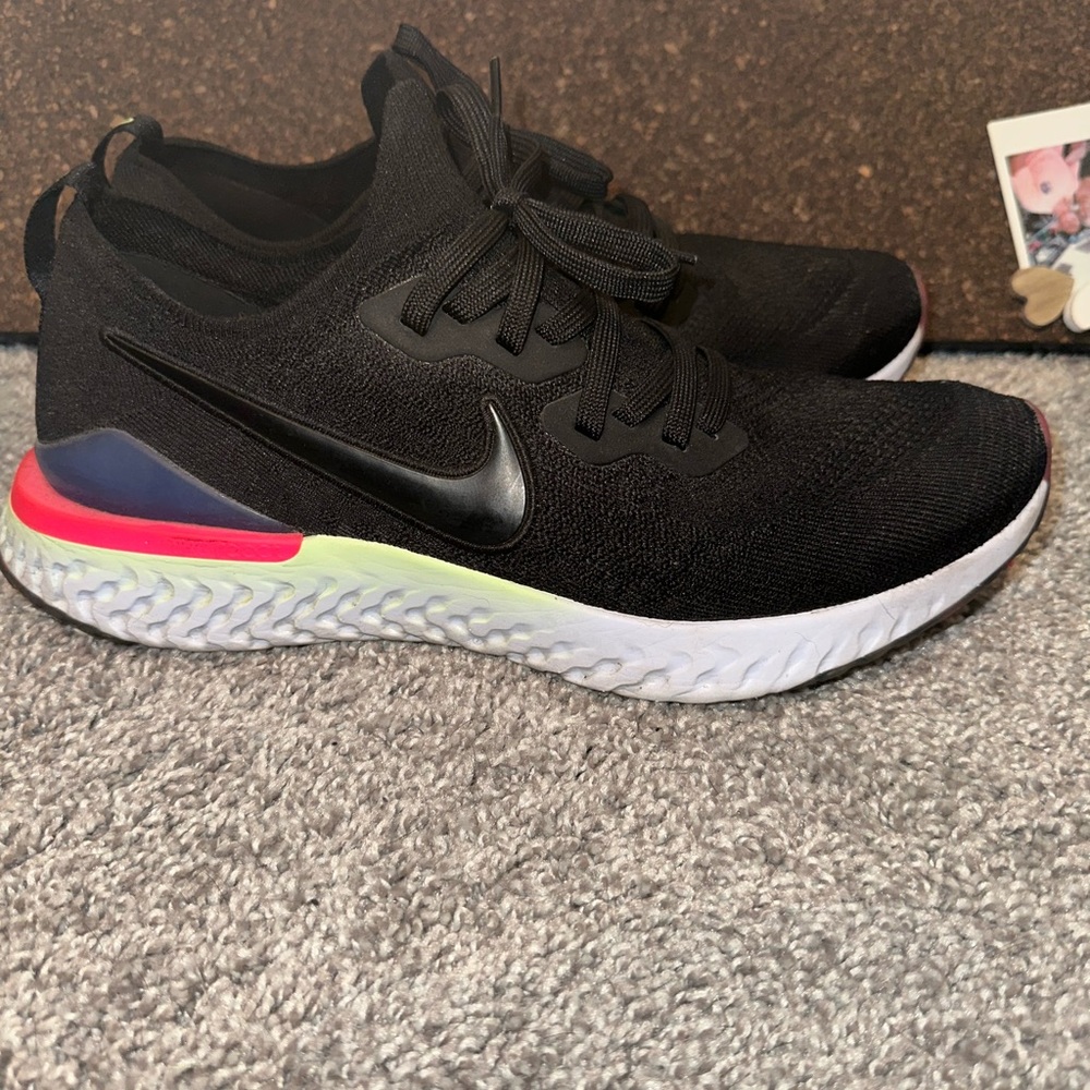 Men’s Nike shoes